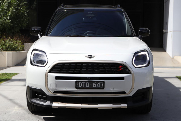 2025 MINI Countryman U25 S Favoured SUV image 2
