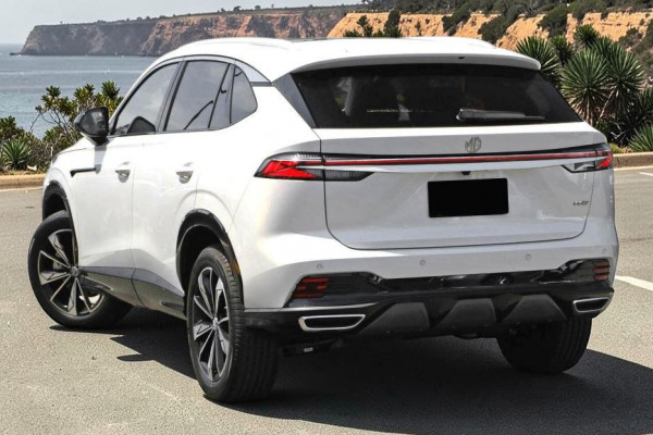 2025 MG HS AS33 Essence SUV Image 2