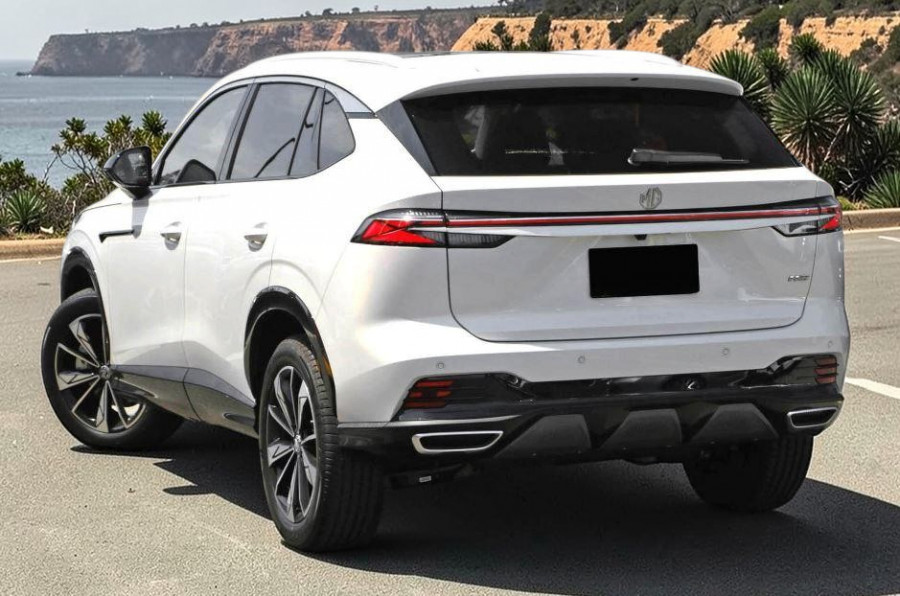2025 MG HS AS33 Essence SUV Image 2
