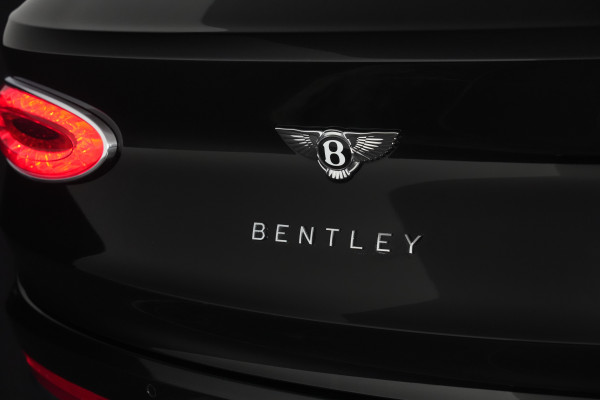 2024 Bentley Bentayga V8 SUV Image 9