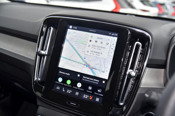 2025 Volvo XC40 XZ Plus B4 SUV Image 7