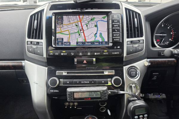 2012 MY10 Toyota LandCruiser VDJ200R Sahara SUV Image 23