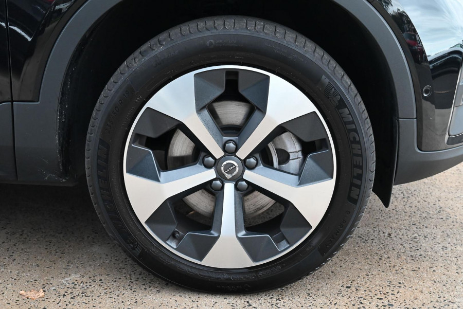 2024 MY25 Volvo XC40 XZ Ultra B4 Bright SUV Image 23