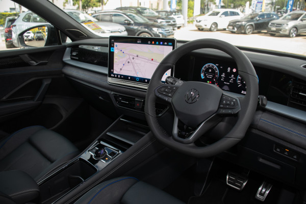 2025 MY26 Volkswagen Tayron R4 195TSI R-Line SUV Image 6