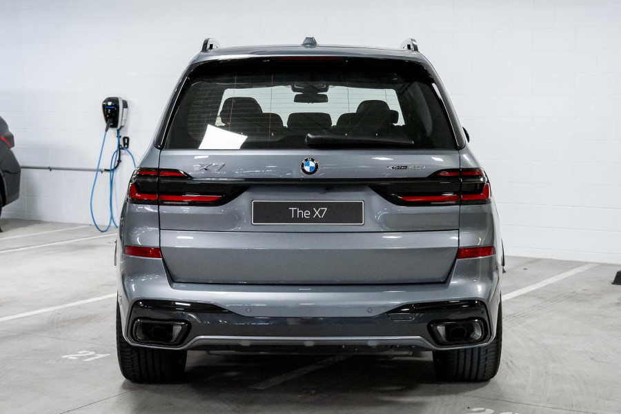 2025 BMW X7 G07 LCI xDrive40i M Sport SUV
