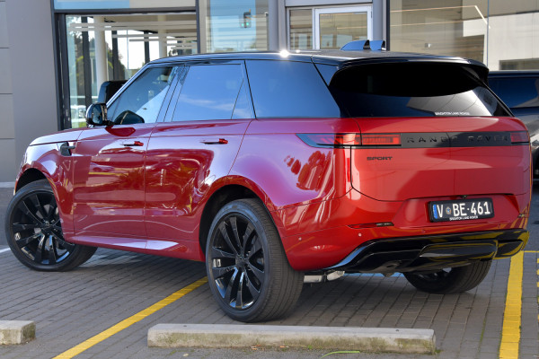 2026 Land Rover Range Rover Sport L461 D300 Dynamic SE SUV image 2