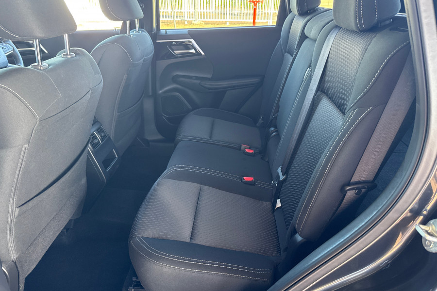 2024 Mitsubishi Outlander ZM LS SUV Image 10