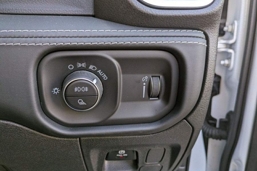 2023 Ram 1500 DT Big Horn Crew Cab Image 24