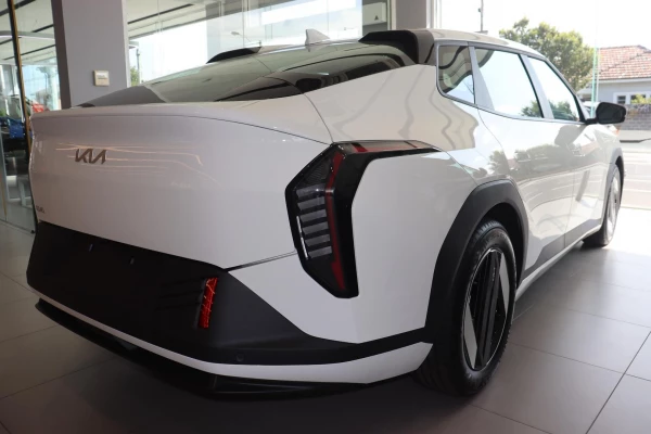 2025 MY26 Kia EV4  Air Standard Range Sedan Image 5