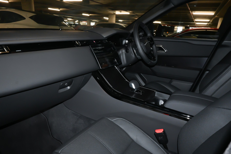2026 MY25 Land Rover Range Rover Velar L560 P250 Dynamic SE SUV