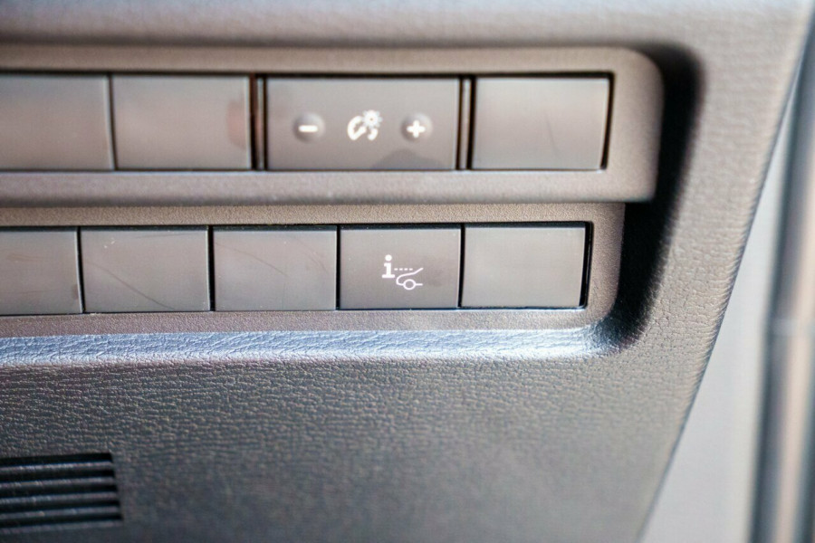 2023 MY24 Mitsubishi Outlander ZM Exceed SUV Image 17