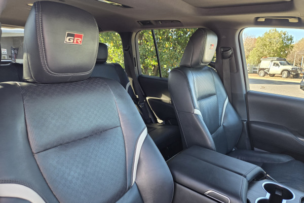 2022 Toyota LandCruiser FJA300R GR Sport SUV Image 14