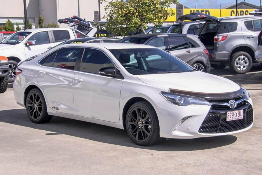 Toyota camry v80