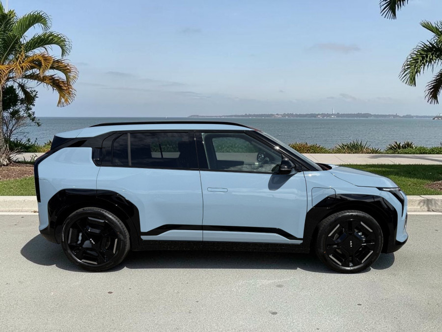 2026 Kia EV3 SV GT-Line SUV Image 2