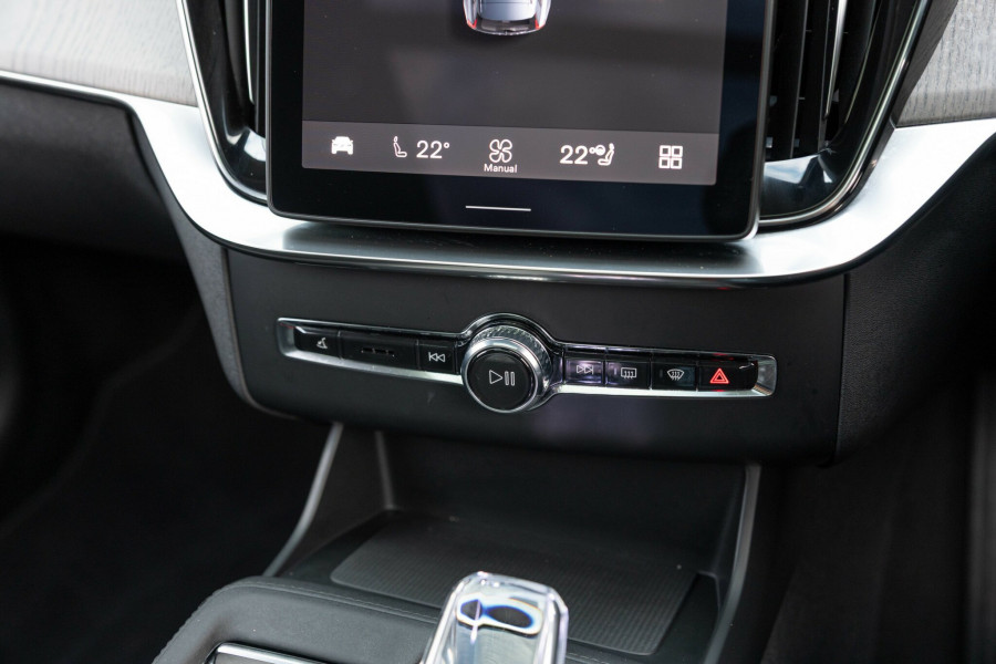 2025 MY26 Volvo XC90 L Series Ultra B5 Dark SUV Image 30