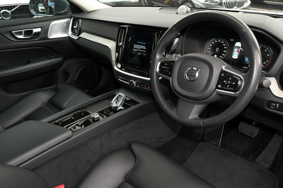 2022 Volvo S60  B5 Inscription Sedan Image 7