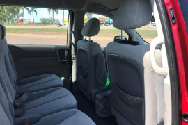 2013 Kia Grand Carnival VQ  Si Wagon