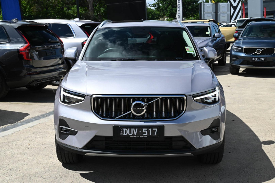 2025 MY26 Volvo XC40 XZ Ultra B4 Bright SUV Image 3