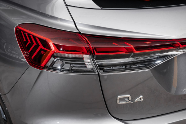 2024 Audi Q4 e-tron F4 45 SUV image 21