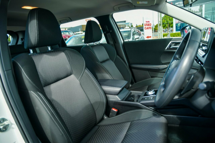 2023 MY24 Mitsubishi Outlander ZM ES SUV Image 16