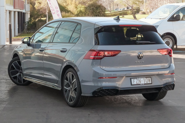 2025 Volkswagen Golf 8.5 110TSI R-Line Hatch image 2