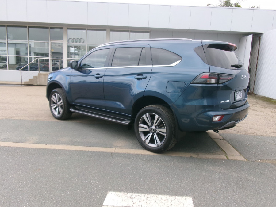 2023 MY24 Isuzu MU-X RJ LS-T SUV Image 7