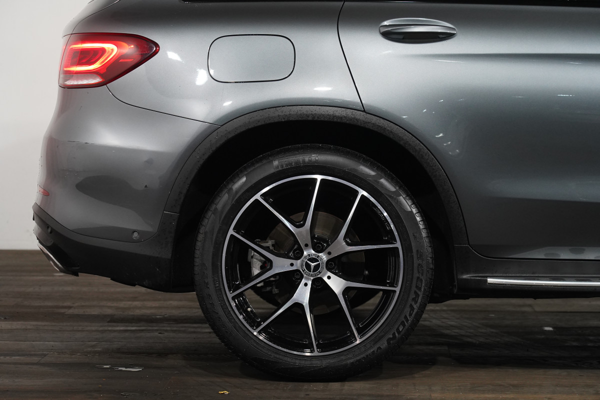 2019 Mercedes-Benz Glc 200 SUV Image 6