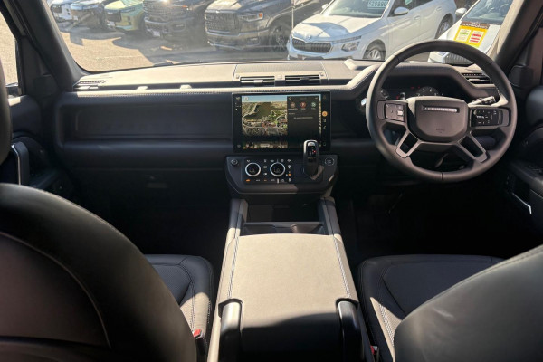 2026 Land Rover Defender L663 110 P425 X-Dynamic SE SUV Image 28
