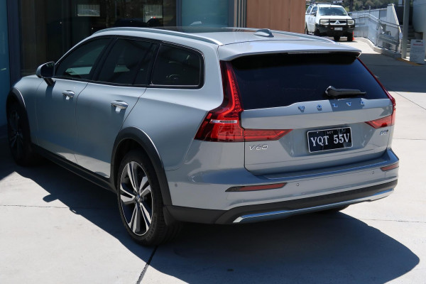 2023 MY24 Volvo V60 Cross Country Z Series Ultimate B5 Bright Wagon Image 4