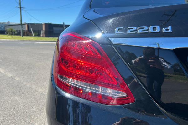 2017 Mercedes-Benz C-Class W205 C220 CDI Sports Sedan Image 5
