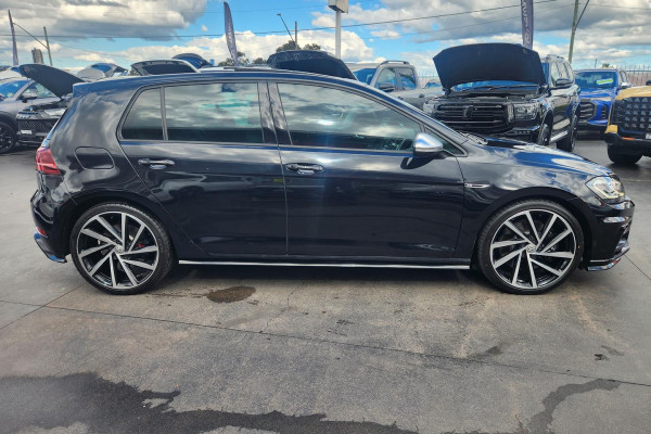 2020 Volkswagen Golf 7.5 R Hatch Image 2