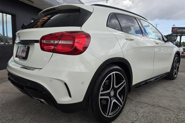 2016 Mercedes-Benz GLA-Class X156 GLA180 SUV Image 9