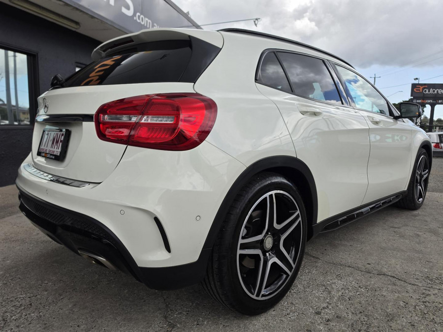 2016 Mercedes-Benz GLA-Class X156 GLA180 SUV Image 9