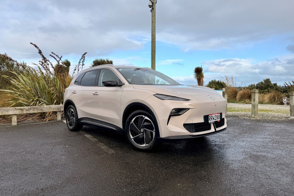 2026 MG MGS5 EV ZS3EM Essence 49 SUV