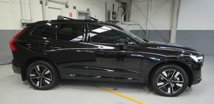 2025 MY26 Volvo XC60 UZ Plus T8 Plug-in Hybrid Dark SUV Image 4