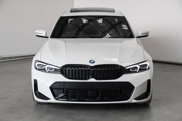 2026 BMW 3 Series G20 LCI II 330i M Sport Sedan image 4
