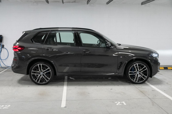 2025 BMW X5 G05 LCI xDrive40i M Sport SUV image 5