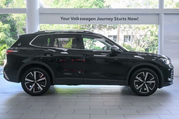 2025 Volkswagen Tiguan CT 150TSI Elegance SUV image 3