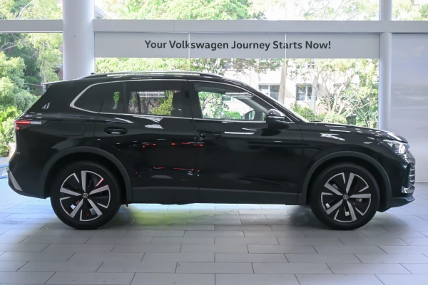 2025 Volkswagen Tiguan CT 150TSI Elegance SUV Image 3