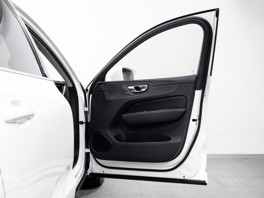 2026 Volvo XC60 UZ B5 Plus 2L Mild Hybrid AWD SUV Image 9