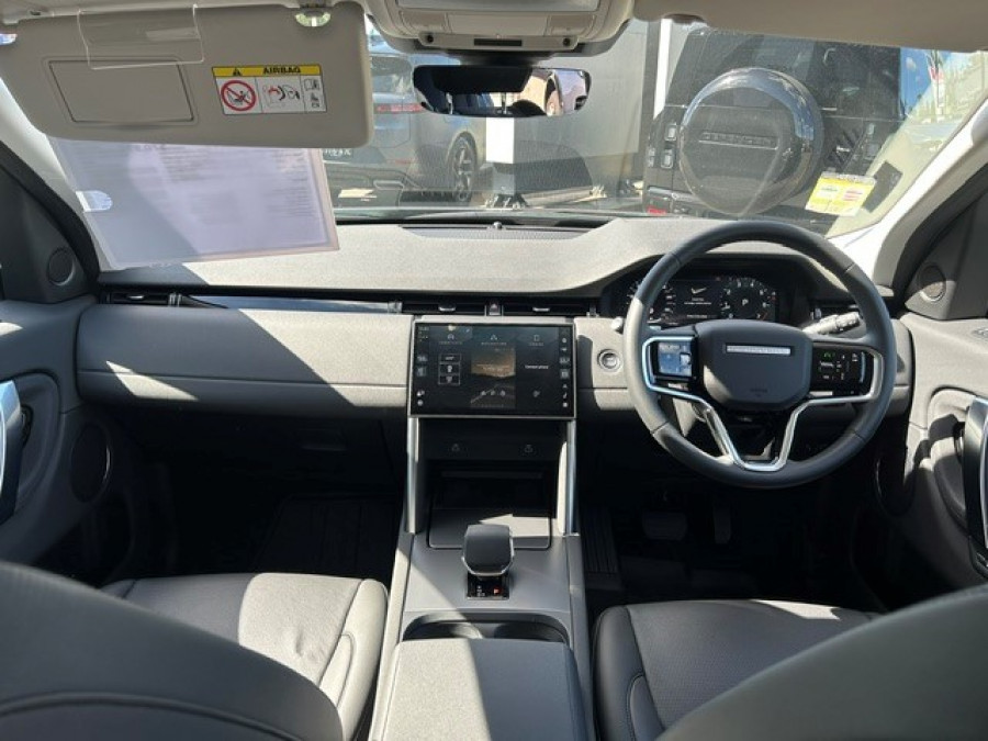 2025 MY25.5 Land Rover Discovery Sport L550 P200 S SUV Image 11