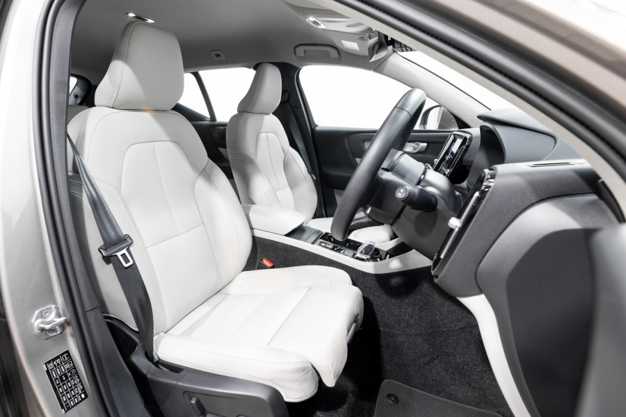 2022 Volvo XC40 T4 Inscription Petrol AWD SUV Image 16