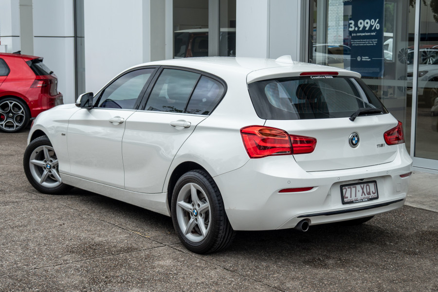2017 BMW 1 Series 118i Sport Line Hatch Image 2