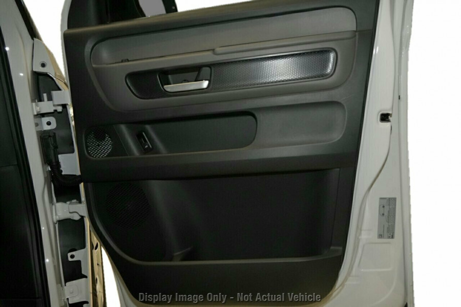2025 Volkswagen ID. Buzz Cargo EBN BEV550 Van Image 22