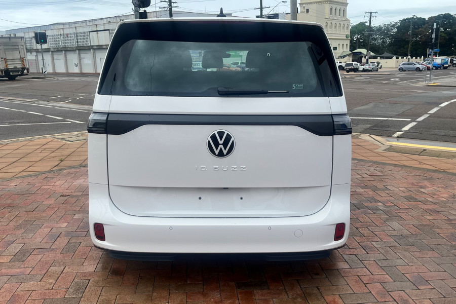 2024 MY25 Volkswagen ID. Buzz EB Pro BEV560 People Mover Image 8