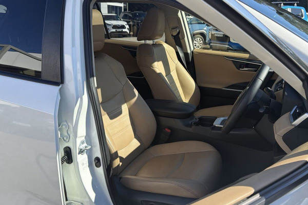 2021 Toyota RAV4 MXAA52R Cruiser SUV Image 27
