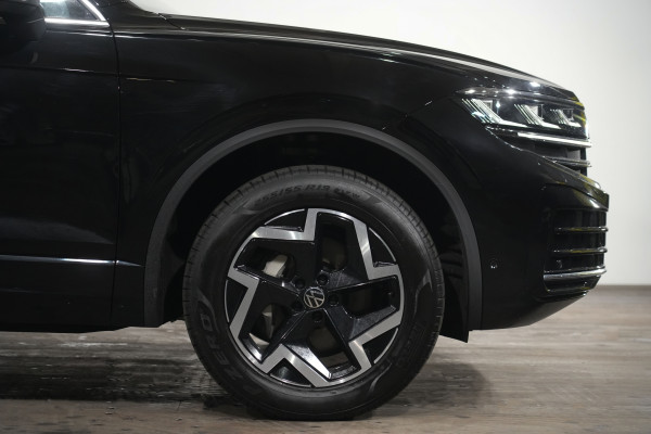 2025 Volkswagen Touareg 170TDI SUV Image 5
