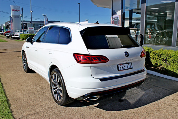 2020 MY21 Volkswagen Touareg CR V8 TDI R-Line SUV Image 5
