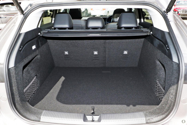 2025 MG HS AS33 Super Hybrid Essence SUV Image 9