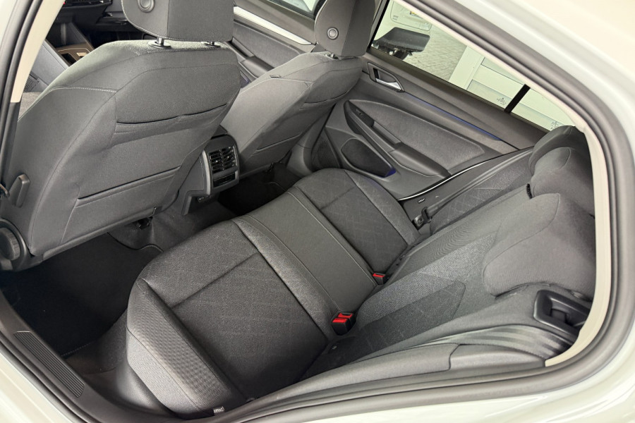 2024 Volkswagen Golf 8 110TSI Life Hatch Image 32